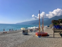 Лучшие пляжи в Гагре