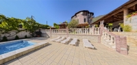 Новый Афон, Гостевой дом «Villa Familia» ул. Братьев Джинджолия, 44