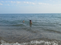 Черноморское побережье ("дикий" пляж песочно-галечный)