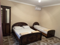 Алахадзы, ул. Пушкина, 2