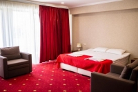 Отель «Grand hotel Abkhaziya» (Гранд отель Абхазия) - номер Люкс улучшенный с 1 двуспальной кроватью