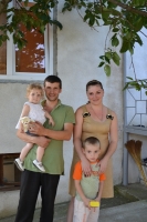 Хозяева- Астанда, Рома с детьми