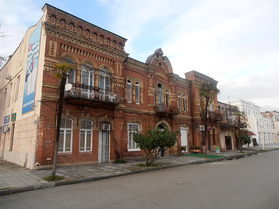 интересная архитектура в Абхазии причина для поездки